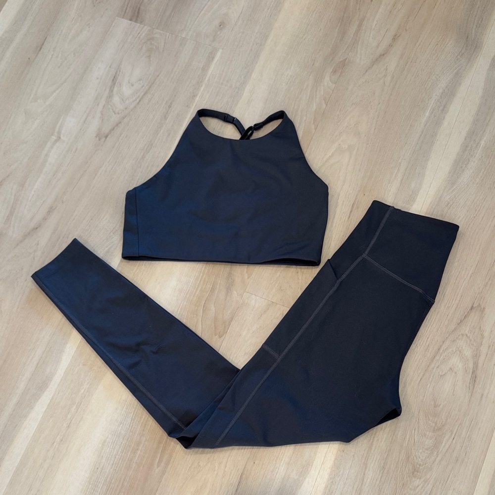 Girlfriend Collective Charcoal Sports Bra and Leggings Set